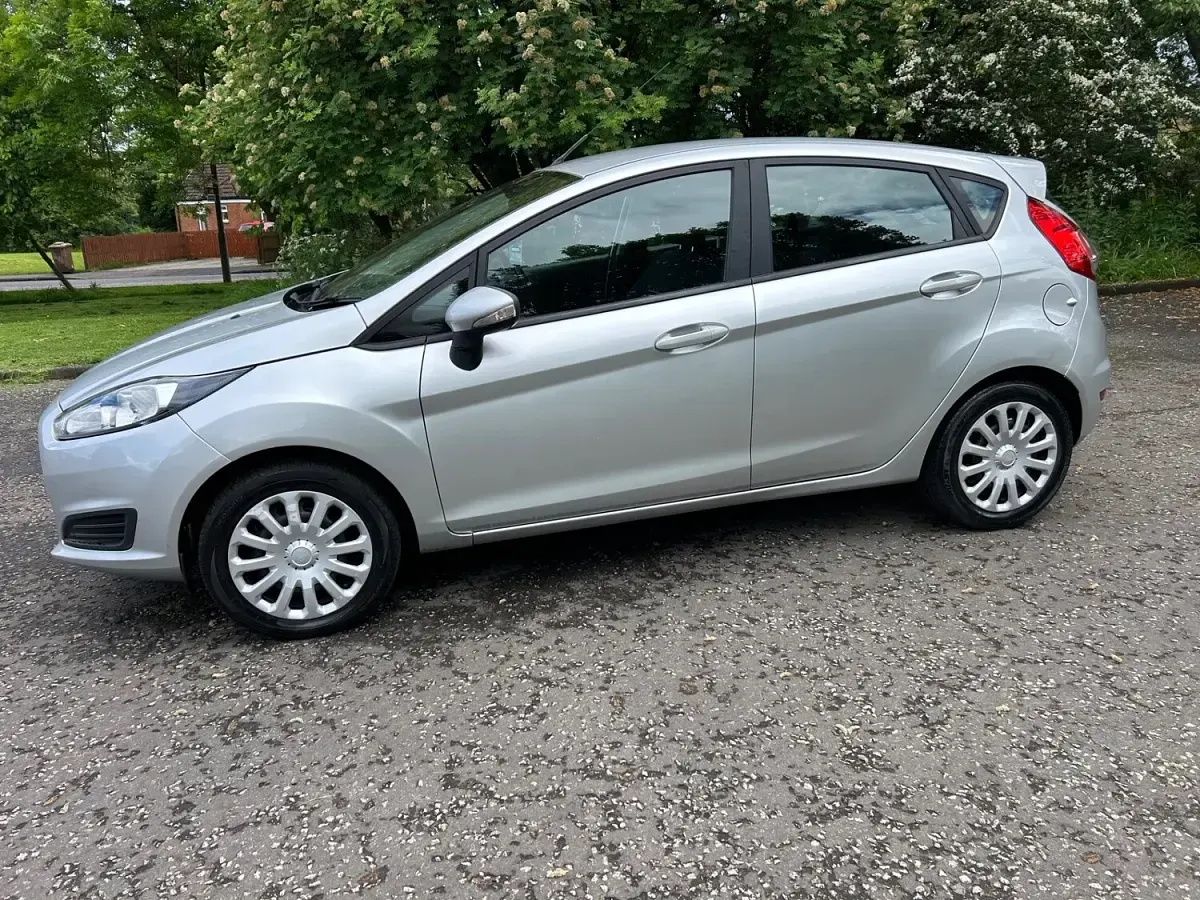 Used Ford Fiesta Style 82 HP (60 kW) 2015 Silver Hatchback