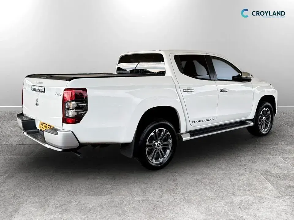 Used Mitsubishi L200 150 HP (110 kW) 2020 White Pickup
