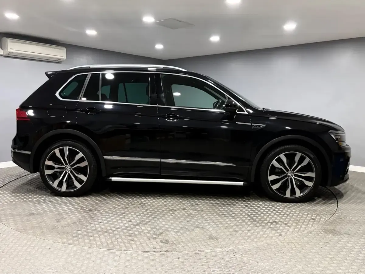 Używany VW Tiguan R-line 190 KM (139 kW) 2020 Czarny SUV