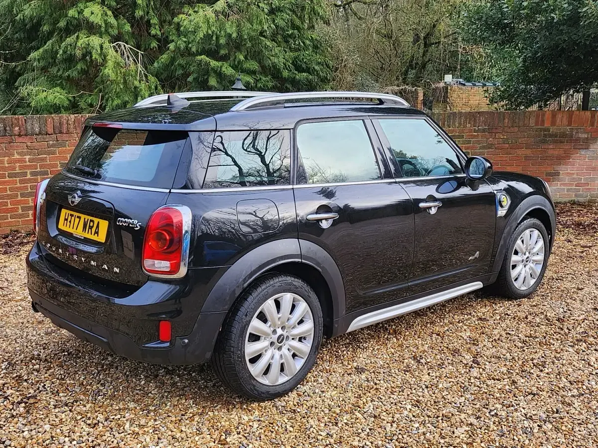 Used Mini Cooper Countryman 224 HP (164 kW) 2017 Black SUV