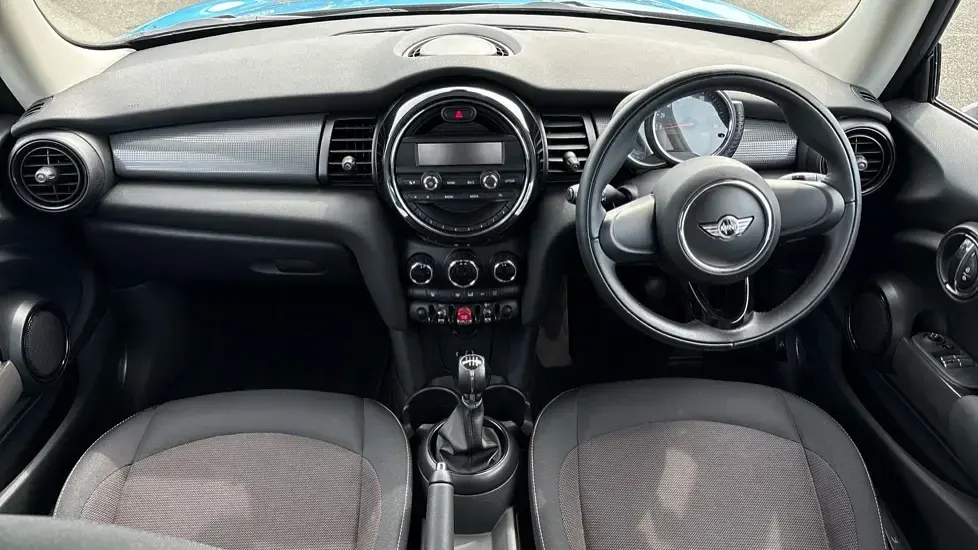 Used Mini Cooper Hatch 134 HP (98 kW) 2016 Blue Hatchback