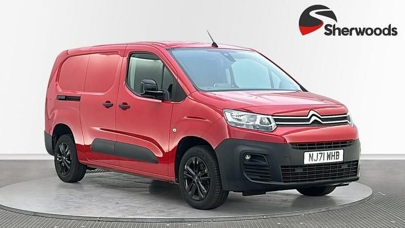 Used Citroën Berlingo 100 HP (73 kW) 2021 Red MPV