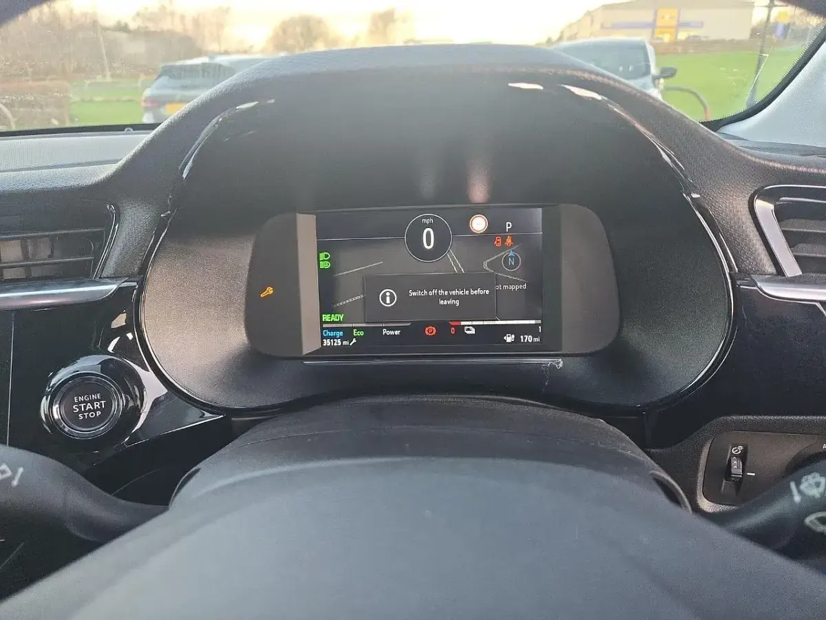 Second-hand Vauxhall Corsa-e Elite 100 kW (136 CP) 2020 Albastru Hatchback