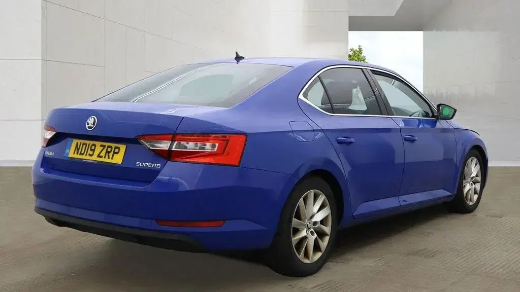 Used Skoda Superb SE Technology 150 HP (110 kW) 2019 Blue Hatchback