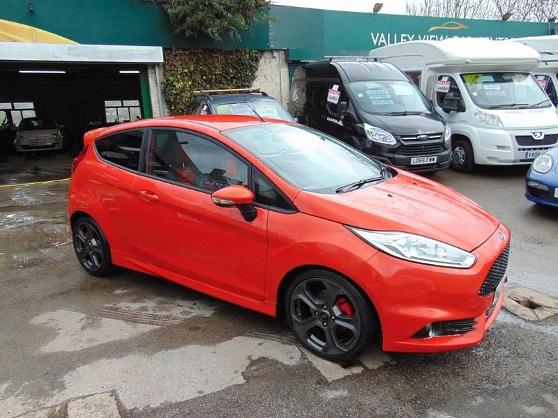 Used Ford Fiesta ST 182 HP (133 kW) 2017 Orange Hatchback