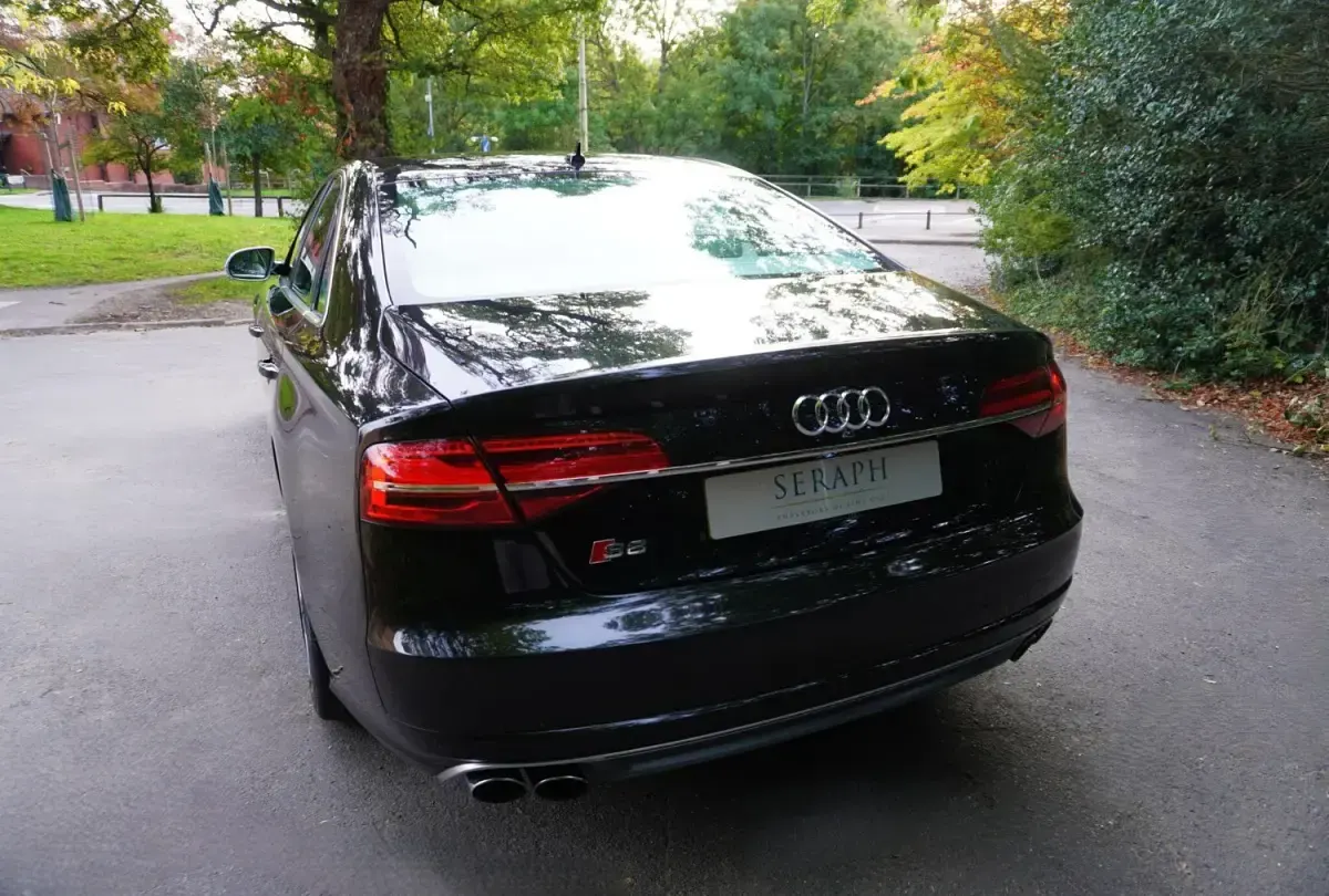 Usado Audi S8 Comfort 2014 Negro Berlina