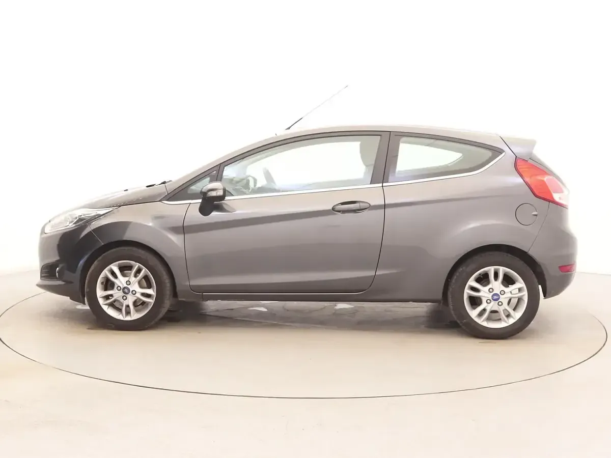Used Ford Fiesta Zetec 82 HP (60 kW) 2016 Grey Hatchback