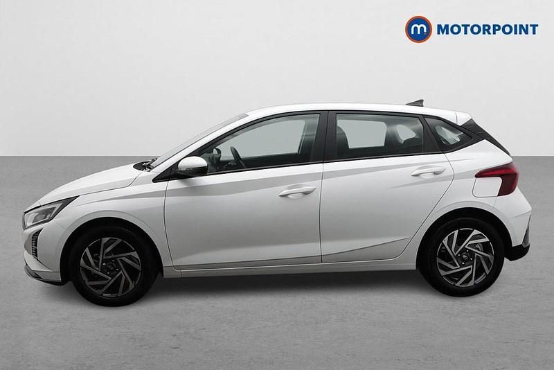 Used Hyundai i20 Advanced 2025 White Hatchback