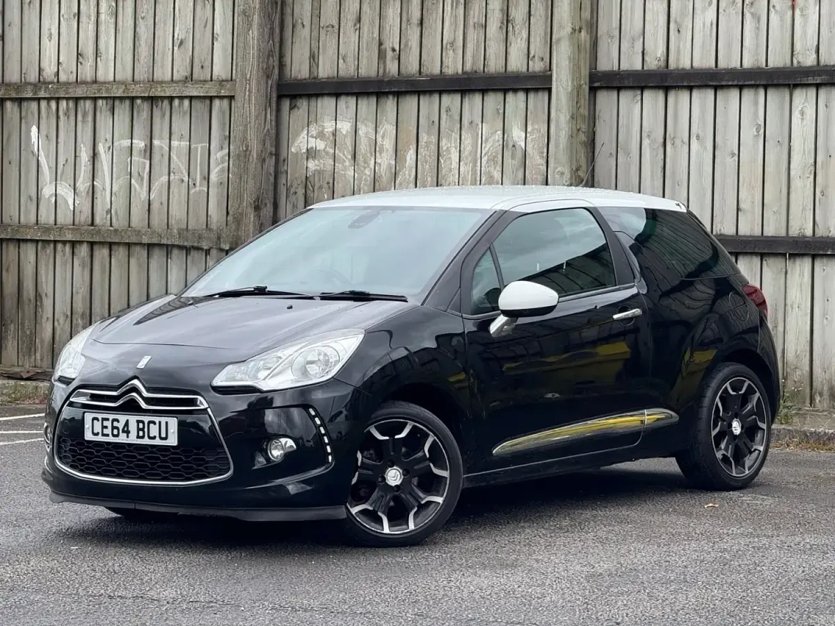 Usado Citroën DS3 110 CV (80 kW) 2014 Negro Utilitario
