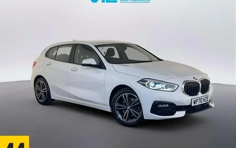 Używany BMW 118 Sport Line 150 KM (110 kW) 2021 Hatchback