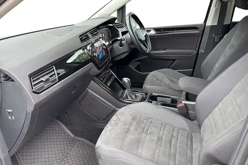 Used VW Touran SEL 150 HP (110 kW) 2023 Urano grey MPV