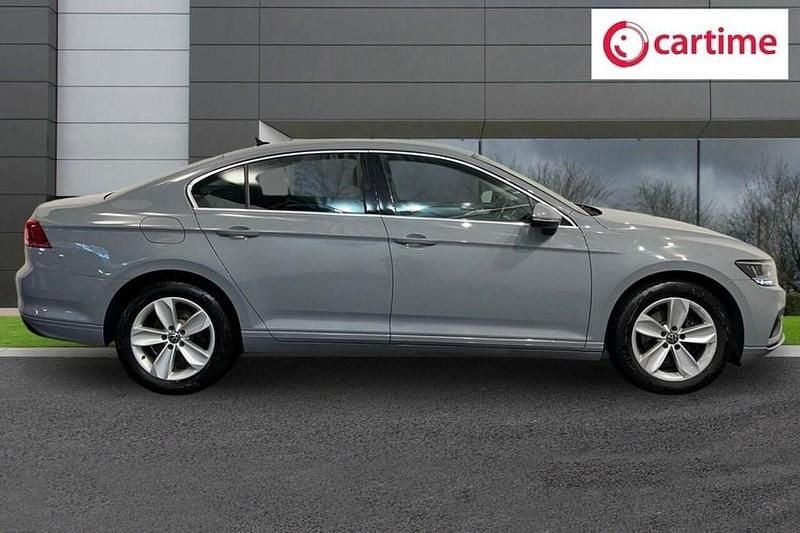 Used VW Passat SE 150 HP (110 kW) 2021 Grey Sedan