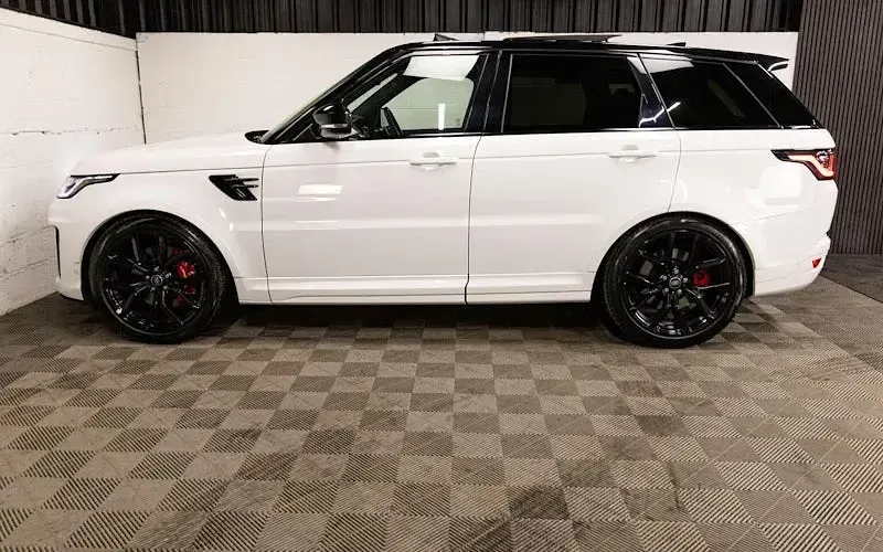 Used Land Rover Range Rover Sport SVR 575 HP (422 kW) 2021 White SUV