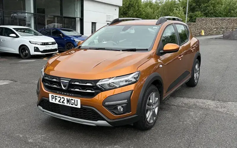 Used Dacia Sandero Comfort 91 HP (66 kW) 2022 Orange Hatchback