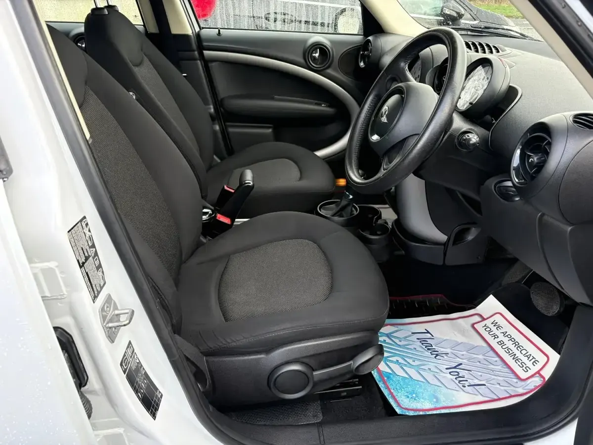 Used Mini Cooper D 112 HP (82 kW) 2014 White Hatchback