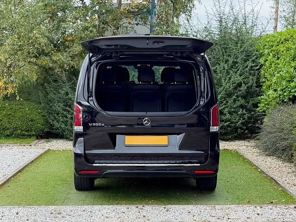 Used Mercedes V300 AMG line 237 HP (174 kW) 2024 Black MPV