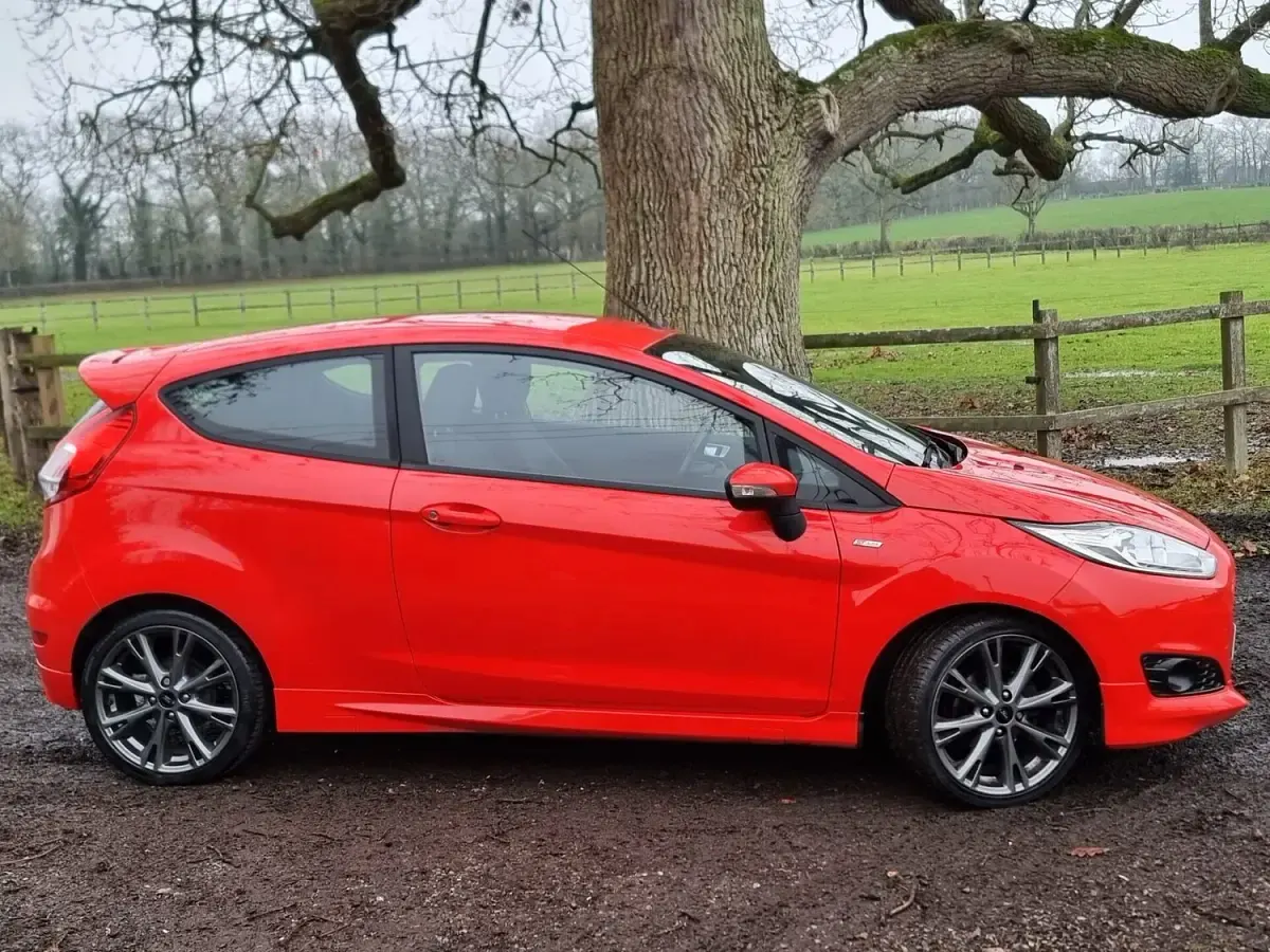 Used Ford Fiesta ST-Line 125 HP (91 kW) 2017 Red Hatchback