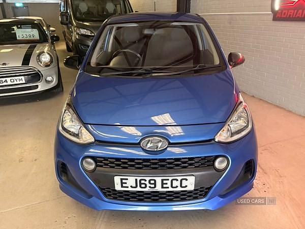Used Hyundai i10 67 HP (49 kW) 2019 Blue Hatchback