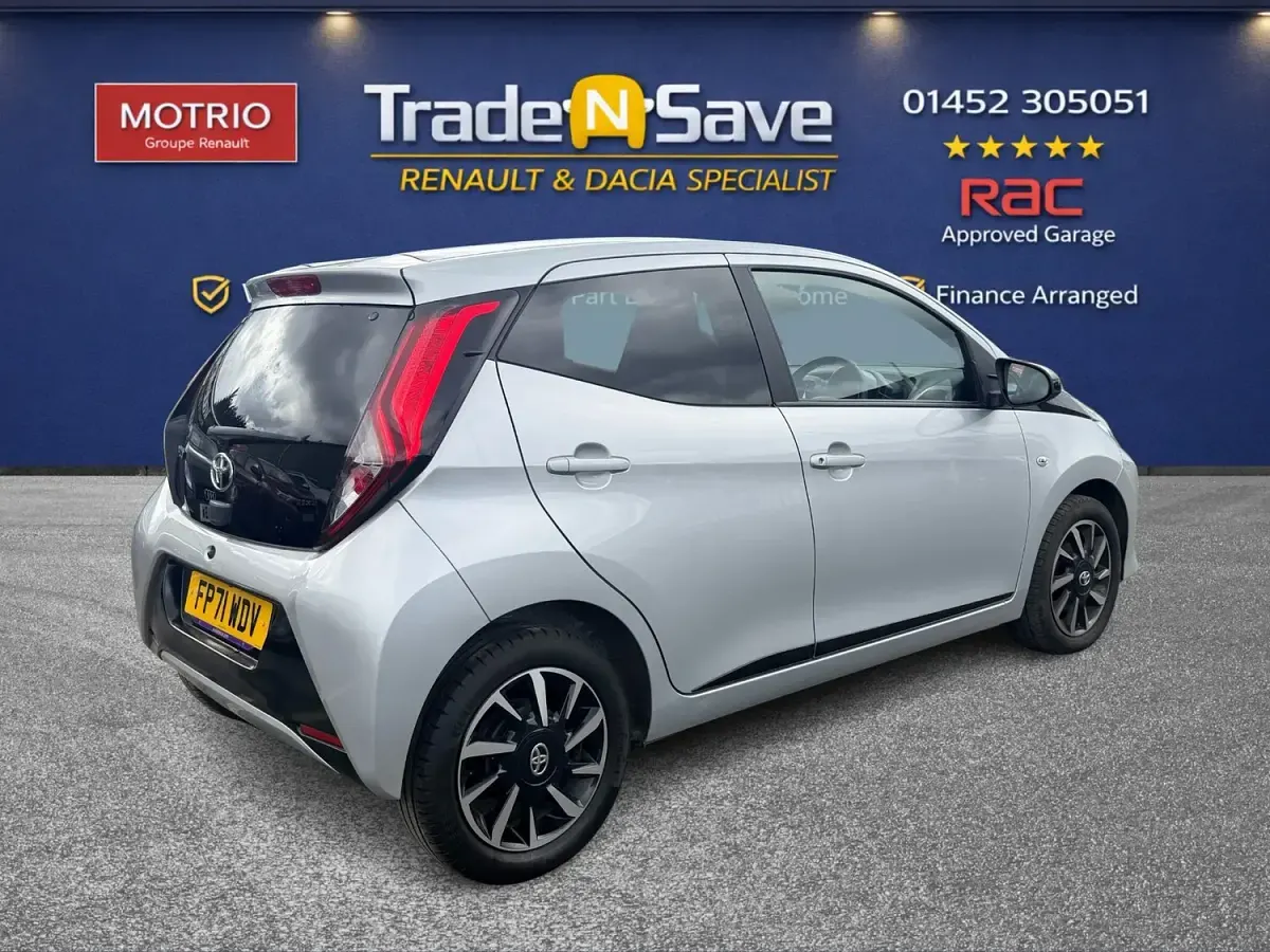 Used Toyota Aygo Trend 70 HP (51 kW) 2022 Silver Hatchback