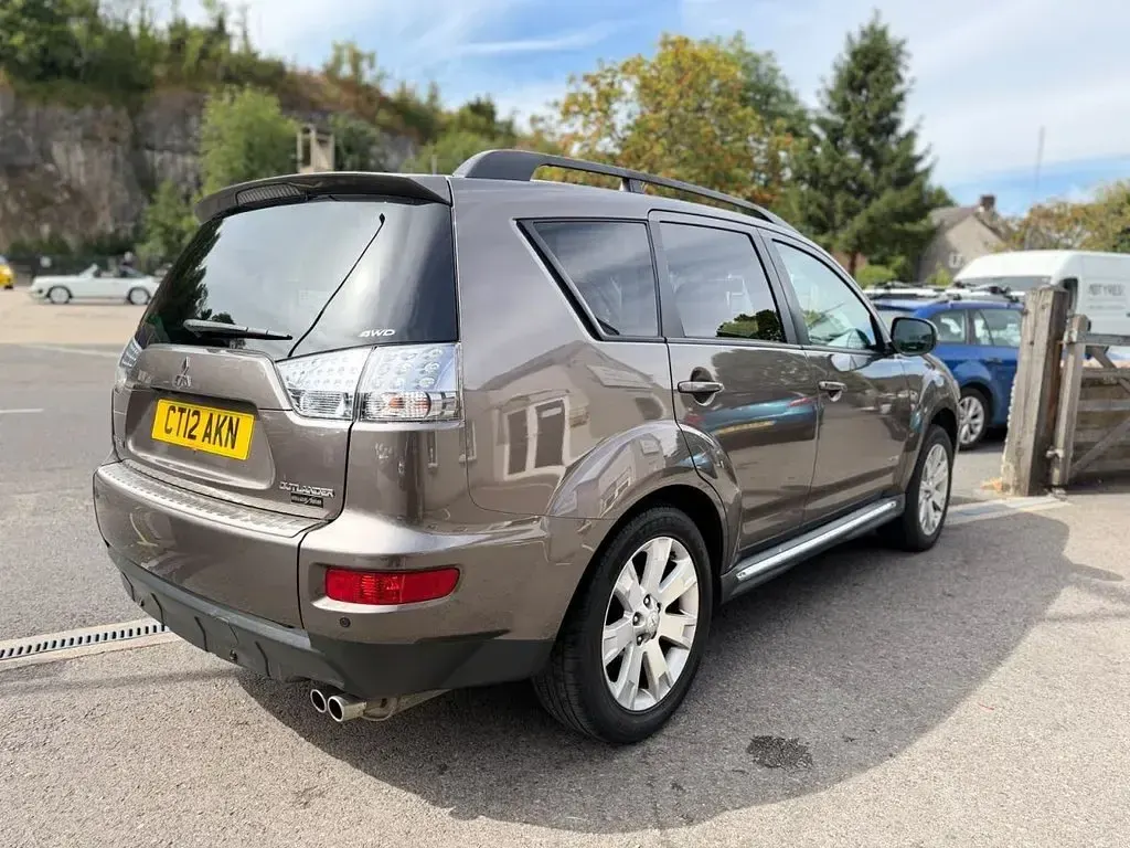 Used Mitsubishi Outlander 172 HP (126 kW) 2012 Brown SUV