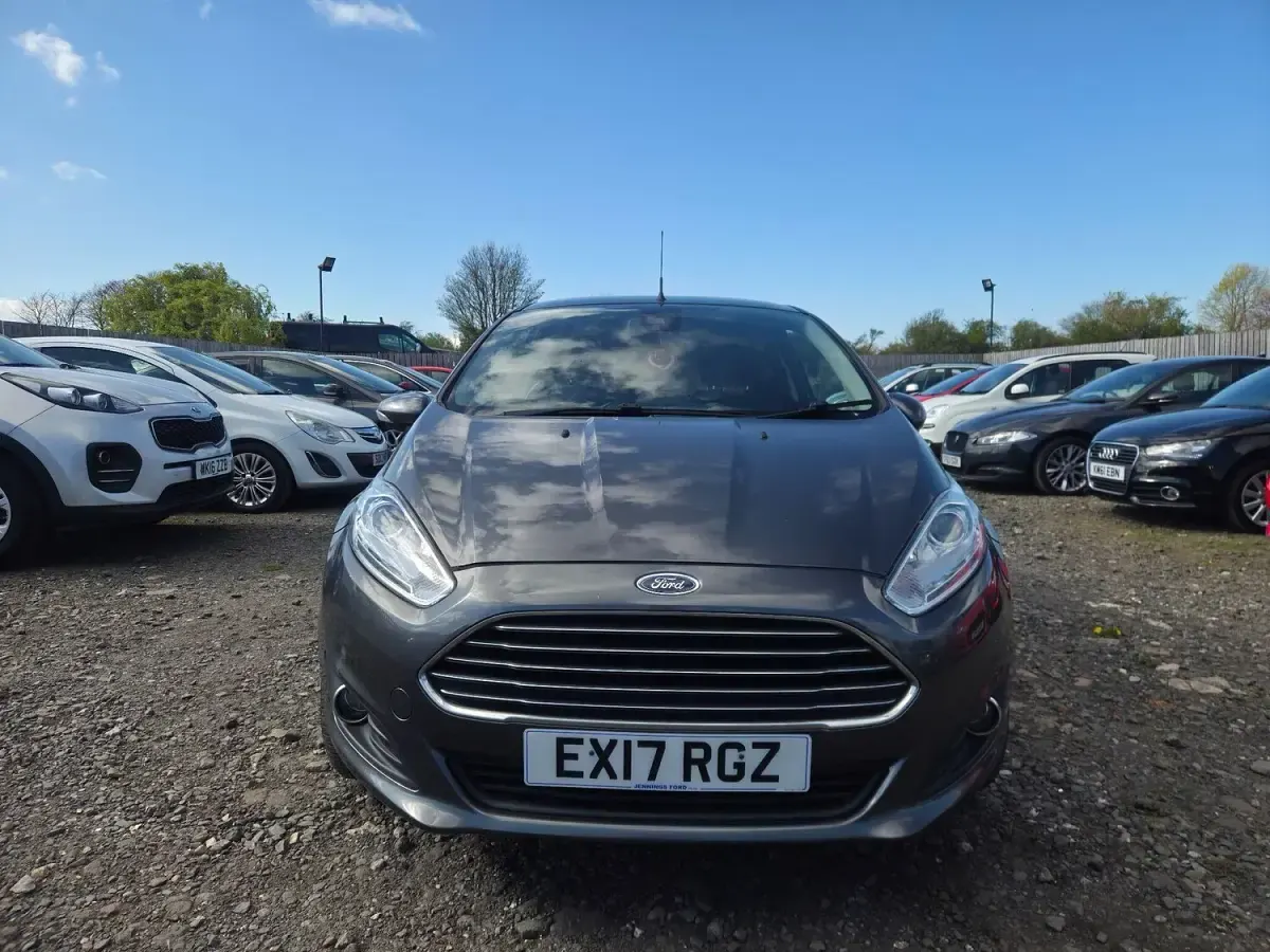 Used Ford Fiesta Titanium 125 HP (91 kW) 2017 Grey Hatchback