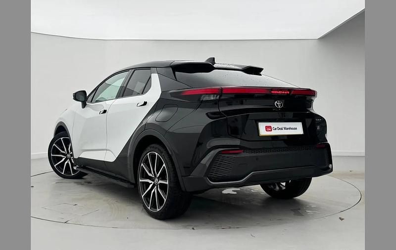 Used Toyota C-HR Sport 220 HP (161 kW) 2024 White SUV