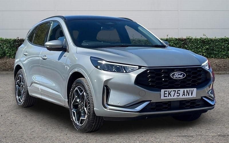 Käytetty Ford Kuga ST-Line X 242 HP (177 kW) 2025 Katumaasturi