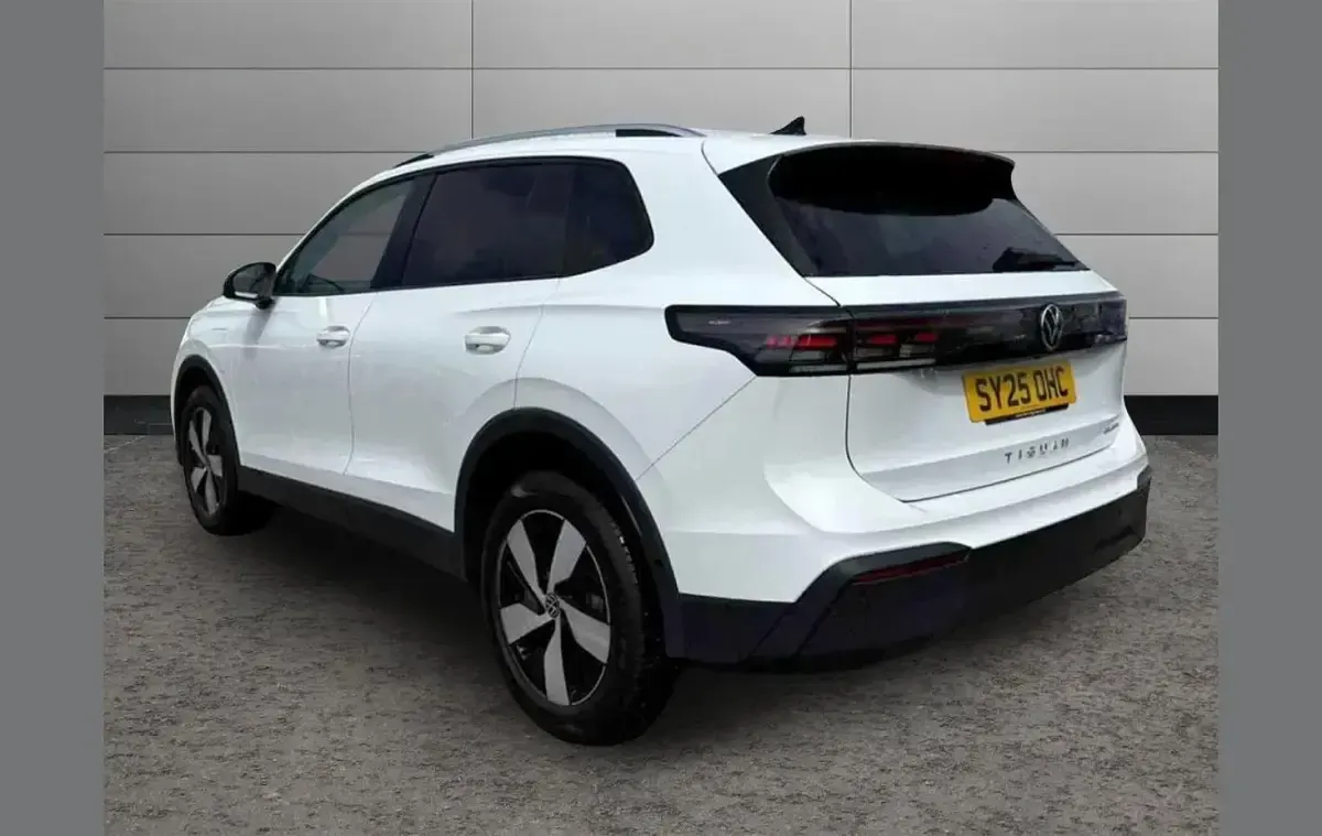 Usado VW Tiguan Match 204 CV (150 kW) 2025 Blanco SUV