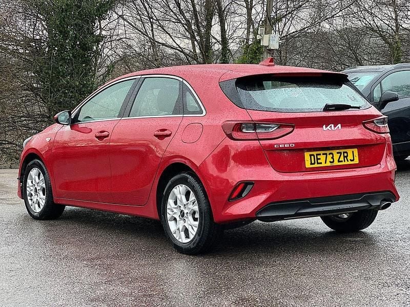 Used Kia Ceed 158 HP (116 kW) 2023 Red Hatchback