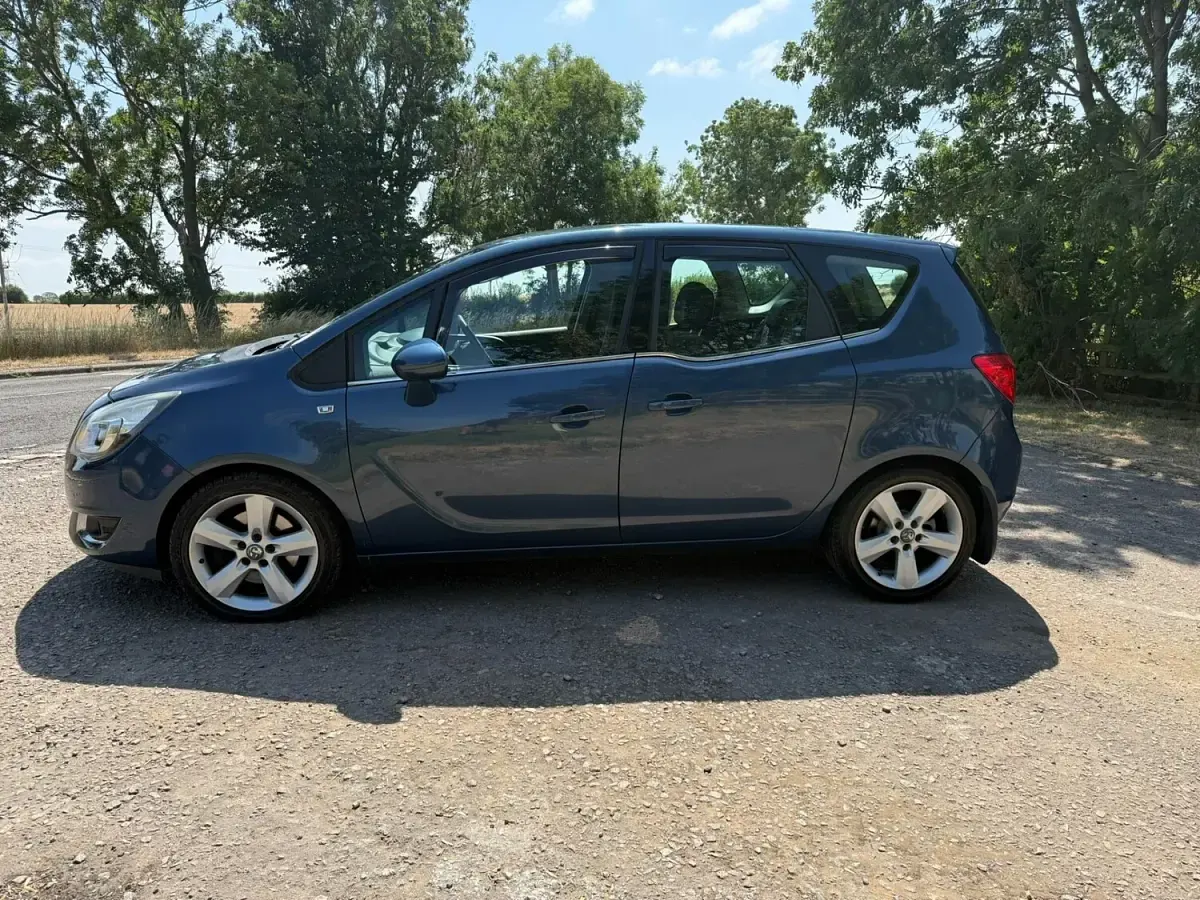 Used Vauxhall Meriva 2014 Blue MPV