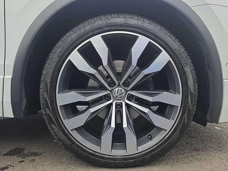 Usado VW Tiguan R-line 150 CV (110 kW) 2020 Blanco SUV