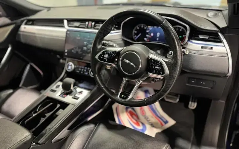Used Jaguar F-Pace R-Dynamic 204 HP (150 kW) 2021 Blue SUV