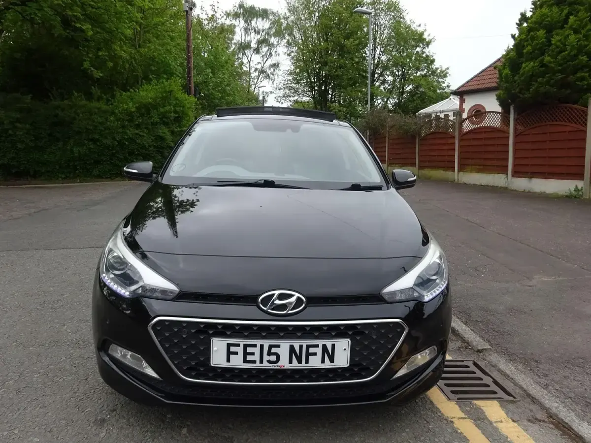 Used Hyundai i20 Premium SE 100 HP (73 kW) 2015 Black Hatchback