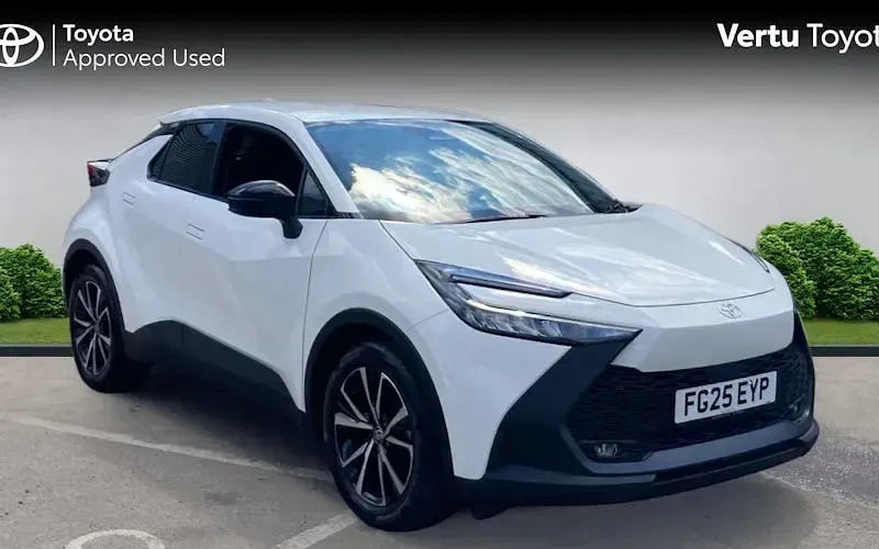 Used Toyota C-HR Design 140 HP (102 kW) 2025 SUV