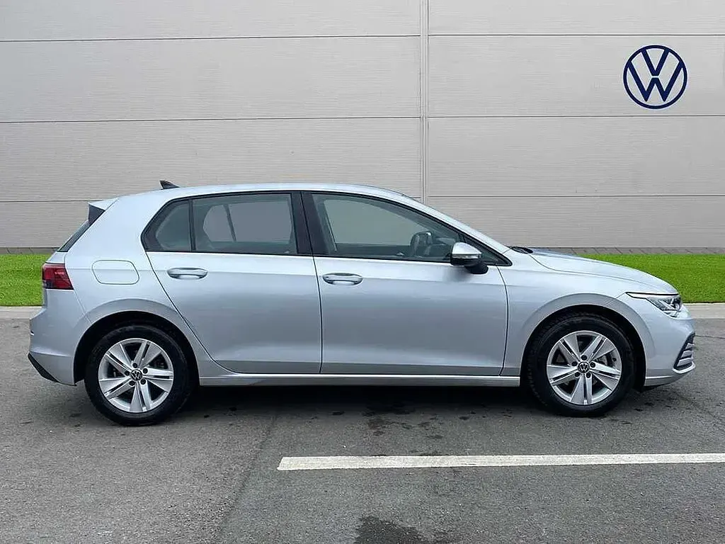 Used VW Golf VII Life 150 HP (110 kW) 2020 Hatchback