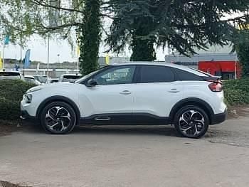 Used Citroën C4 Shine 131 HP (96 kW) 2023 White SUV