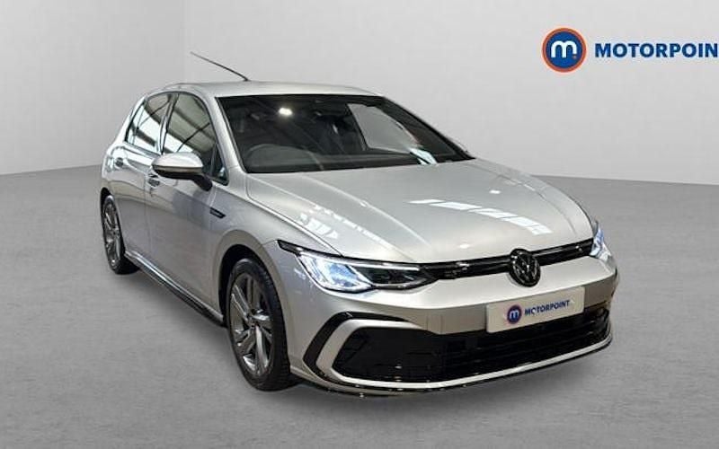 Second-hand VW Golf VIII R-line 150 CP (110 kW) 2023 Hatchback