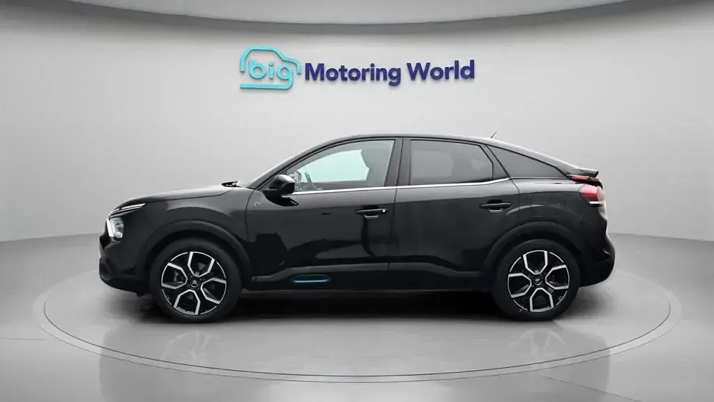 Used Citroën e-C4 Shine 100 kW (136 HP) 2022 Black Hatchback