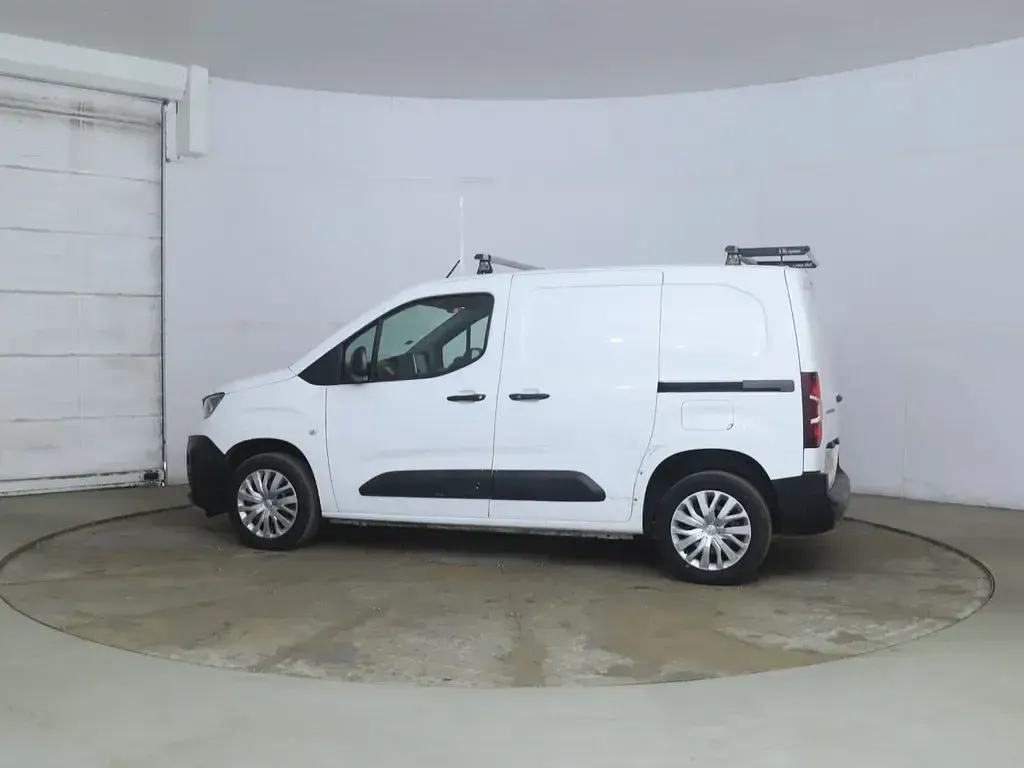 Used Peugeot Partner Premium 2021 White MPV