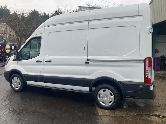 Used Ford Transit 130 HP (95 kW) 2018 White Van