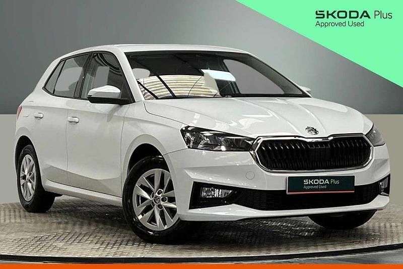 Used Skoda Fabia Comfort 59 HP (43 kW) 2023 Moon white metallic Hatchback