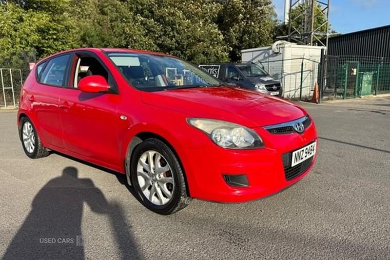 Red Used 2010 Hyundai i30 Comfort Hatchback | £3,295 (Fair price) - Image 1/1