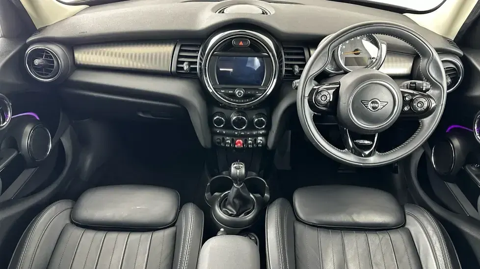 Used Mini Cooper S Exclusive 189 HP (139 kW) 2019 White Hatchback