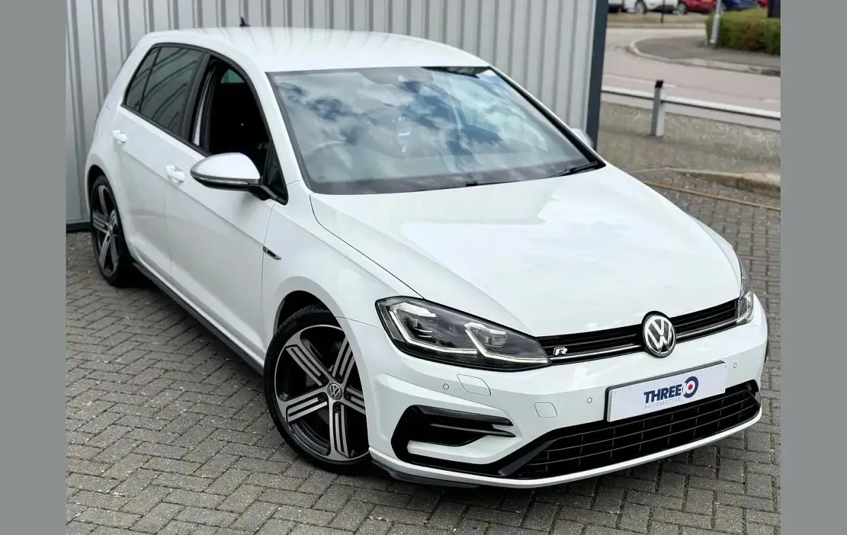 Used VW Golf VII R 296 HP (217 kW) 2019 White Hatchback