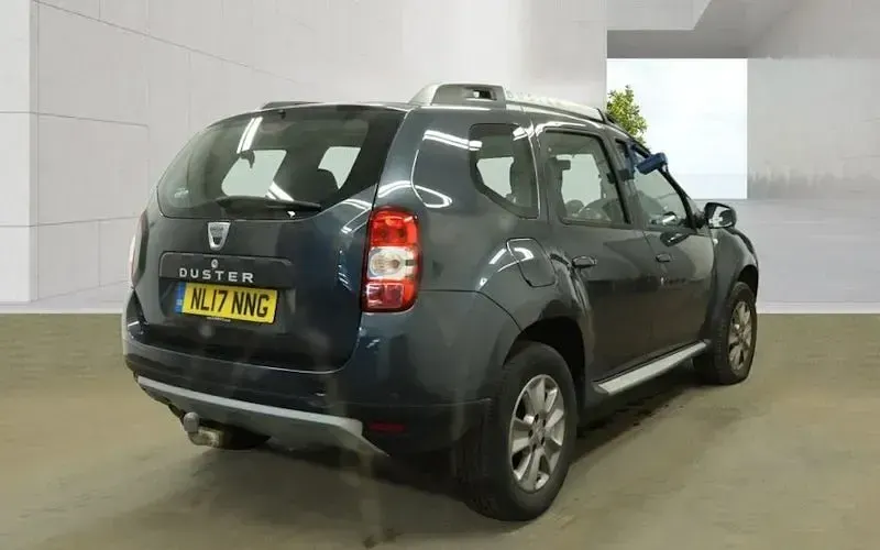 Used Dacia Duster Lauréate 110 HP (80 kW) 2017 Grey SUV