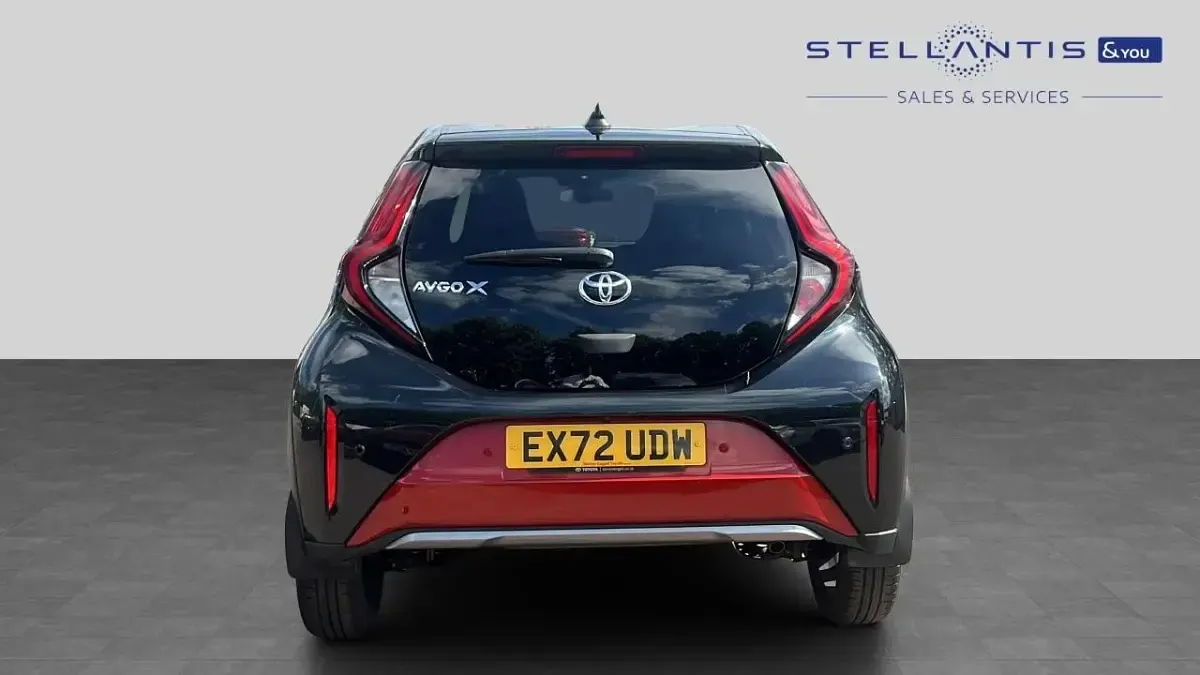 Used Toyota Aygo 71 HP (52 kW) 2022 Red