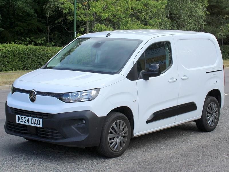 White Used 2024 Citroën Berlingo MPV | £14,950 (A bit pricey) - Image 1/4