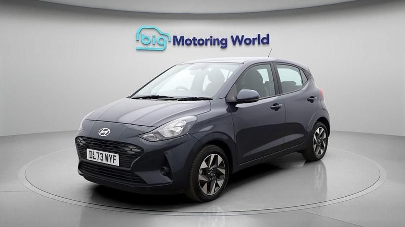 Used Hyundai i10 Advanced 65 HP (47 kW) 2023 Grey Hatchback