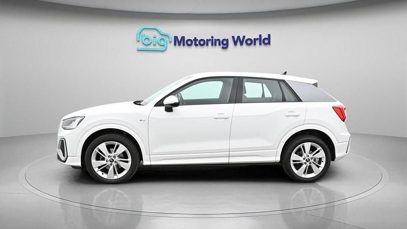 Used Audi Q2 S-Line 150 HP (110 kW) 2022 White SUV