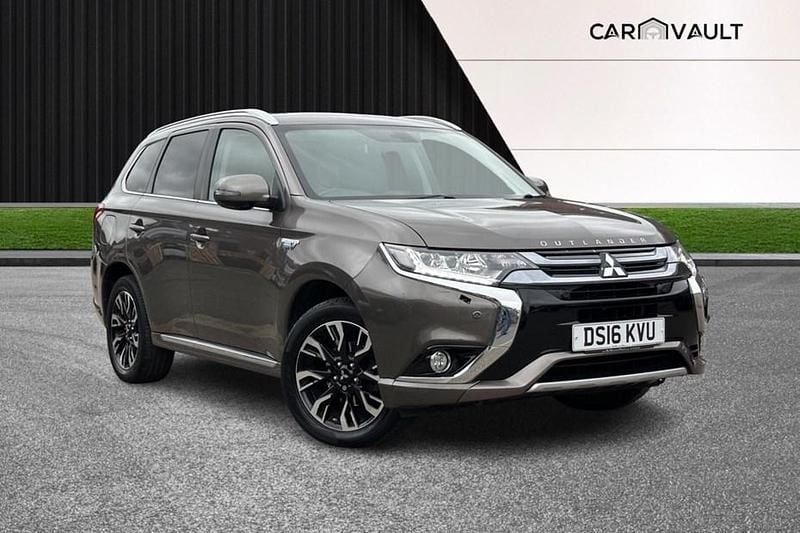 Used 2016 Mitsubishi Outlander P-HEV | £9,994 (Fair price) - Image 1/1